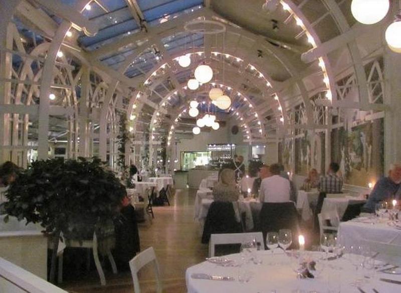Restaurang "Belle Terassen" inne på Tivoli var 1964 stadens bästa restaurang och hade fem stärnor i Guide Michelin